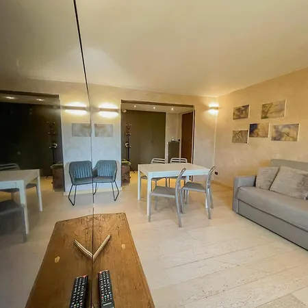 Chez Leo Apartment *